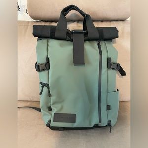 LIKE NEW Wandrd Prvke 21L Backpack.